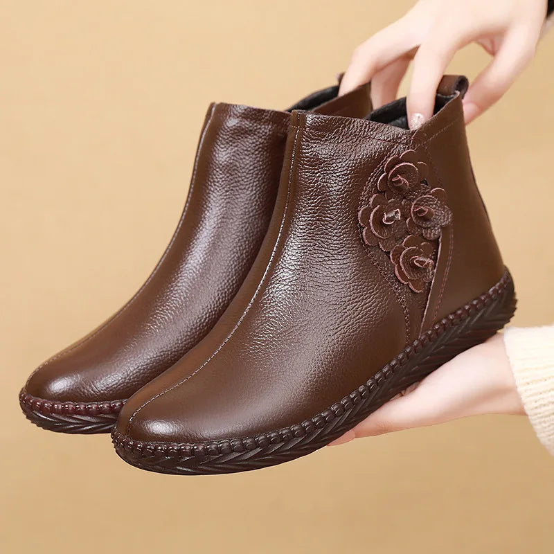 Bota Feminina de Couro Cano Curto Beks