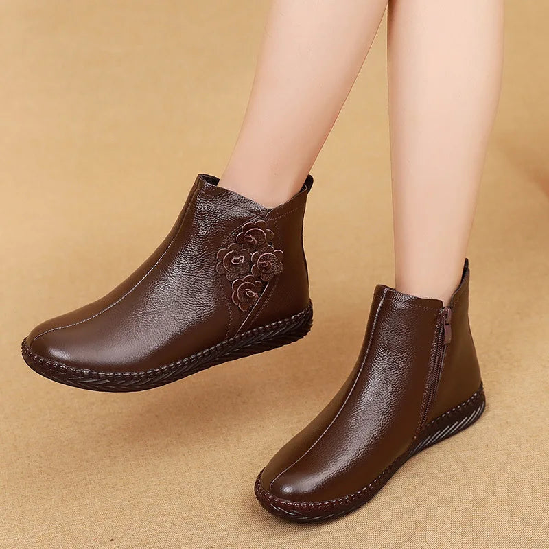 Bota Feminina de Couro Cano Curto Beks